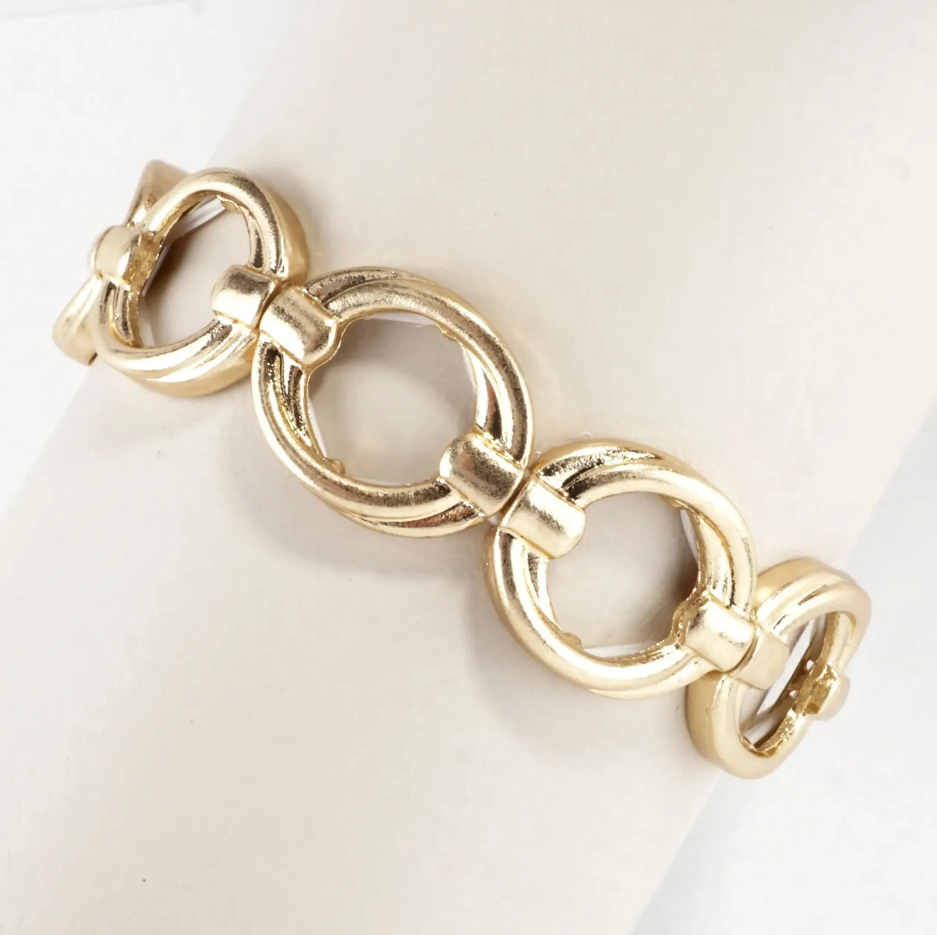 Knots Oval Gold
Stretch Bracelet