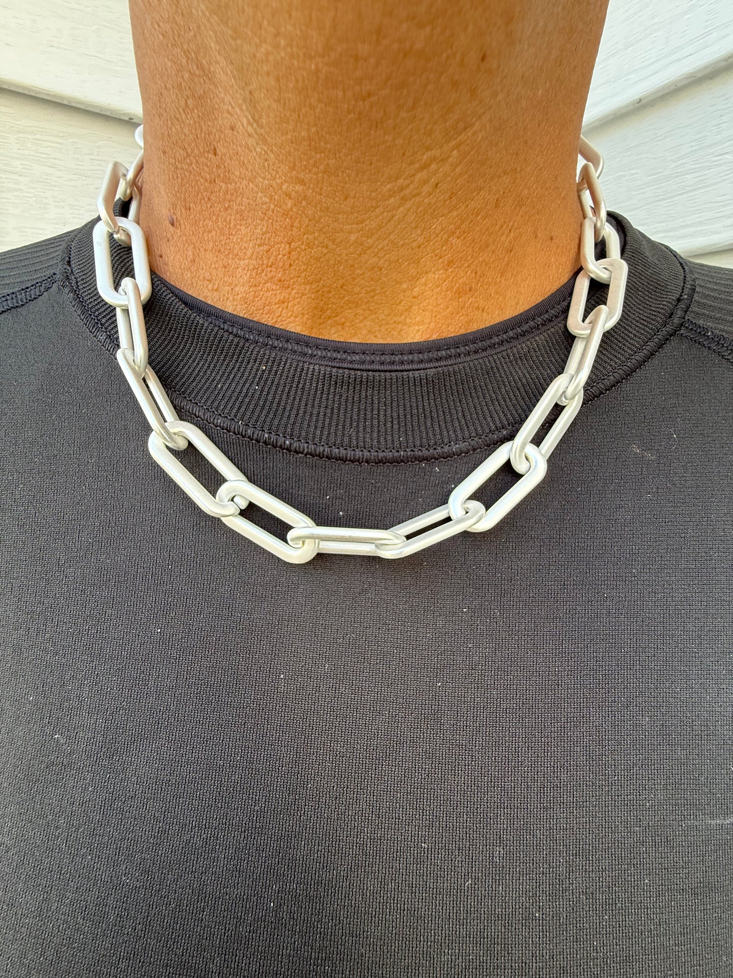 18k Gold-Plated Oblong Links Collar Necklace in Matte Silver