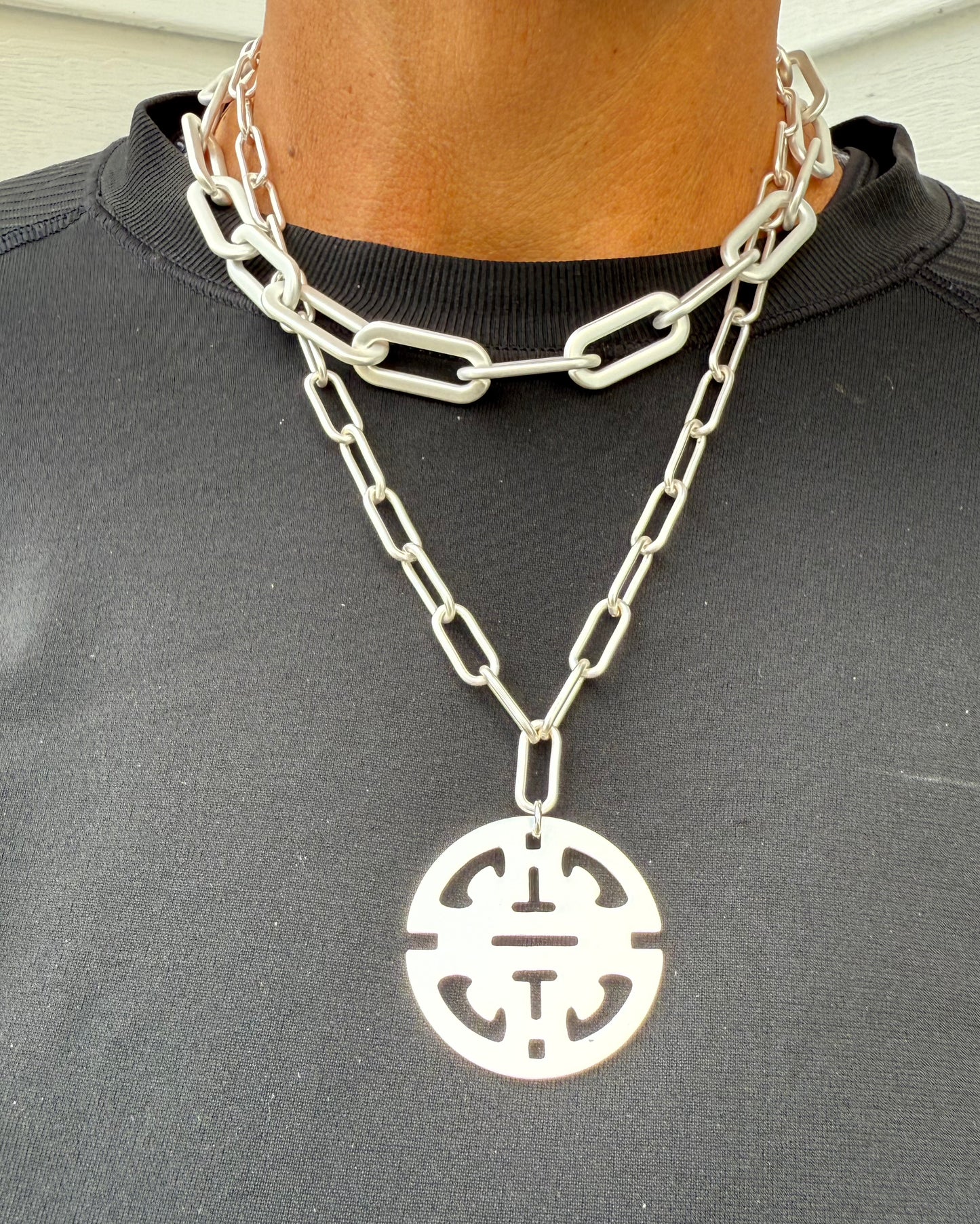18k Gold-Plated Oblong Links Collar Necklace in Matte Silver