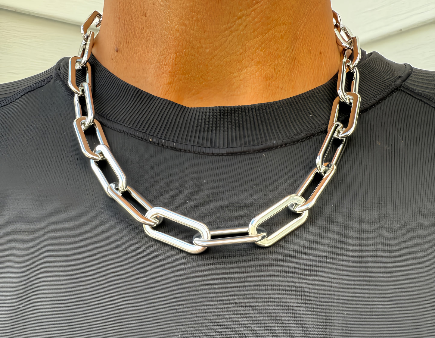 18k Gold-Plated Oblong Links Collar Necklace in Shiny Silver