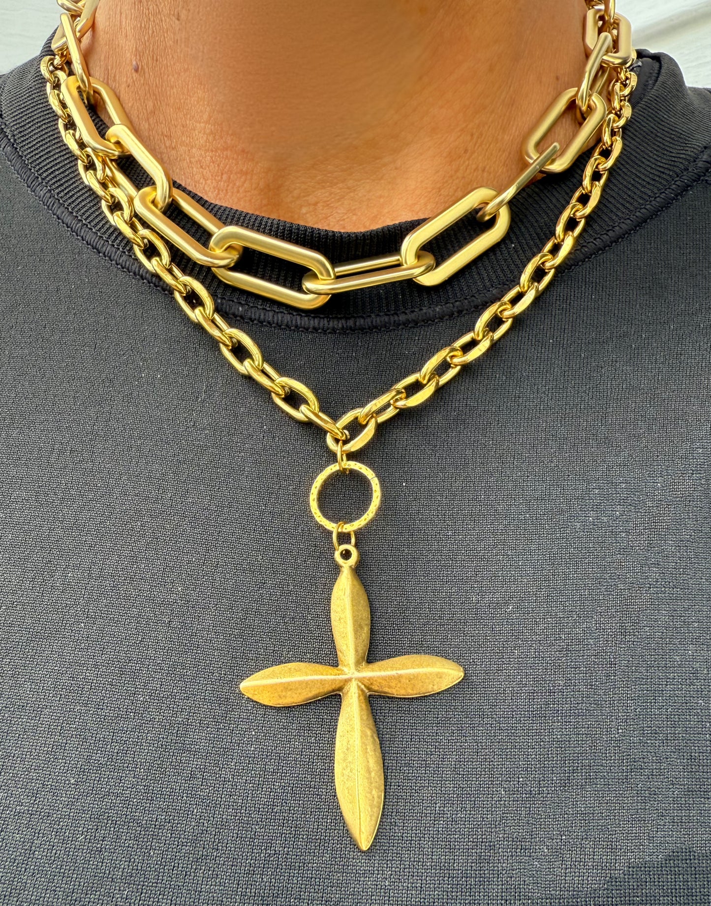 18k Gold-Plated Oblong Links Collar Necklace in Matte Gold