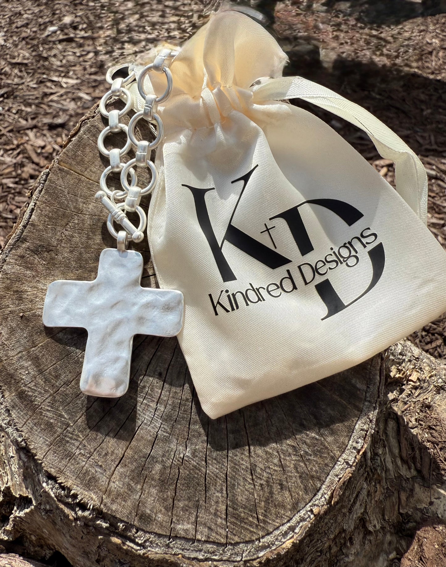 Silver Chunky Chain Toggle Necklace with Hammered Cross Pendant