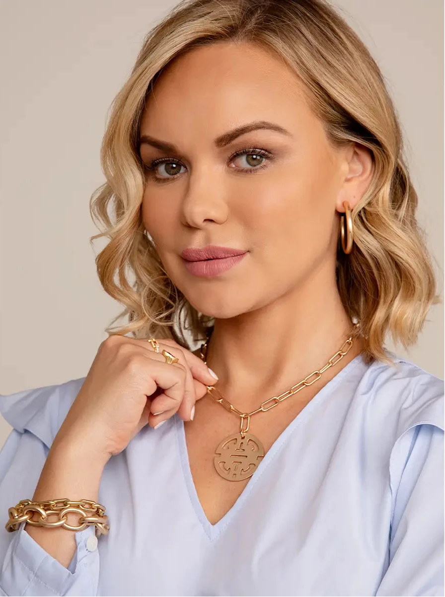 Matte Silver Traveling Pendant Necklace