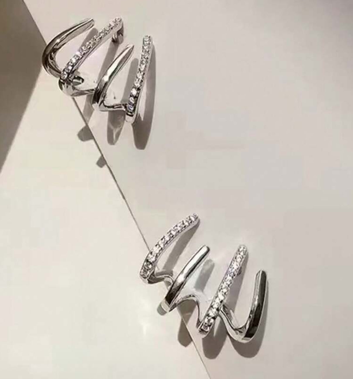 Silver Elegant Pavé 4 Claw Stud Earrings