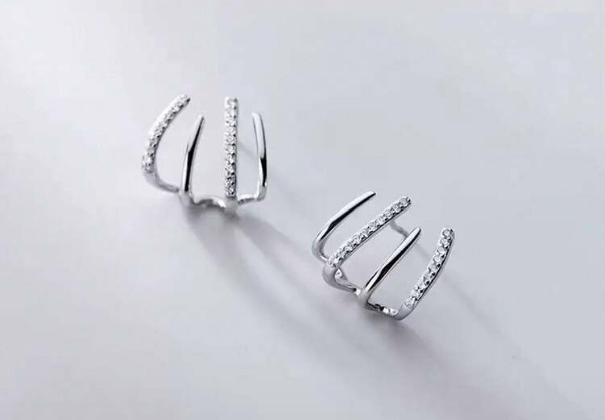 Silver Elegant Pavé 4 Claw Stud Earrings