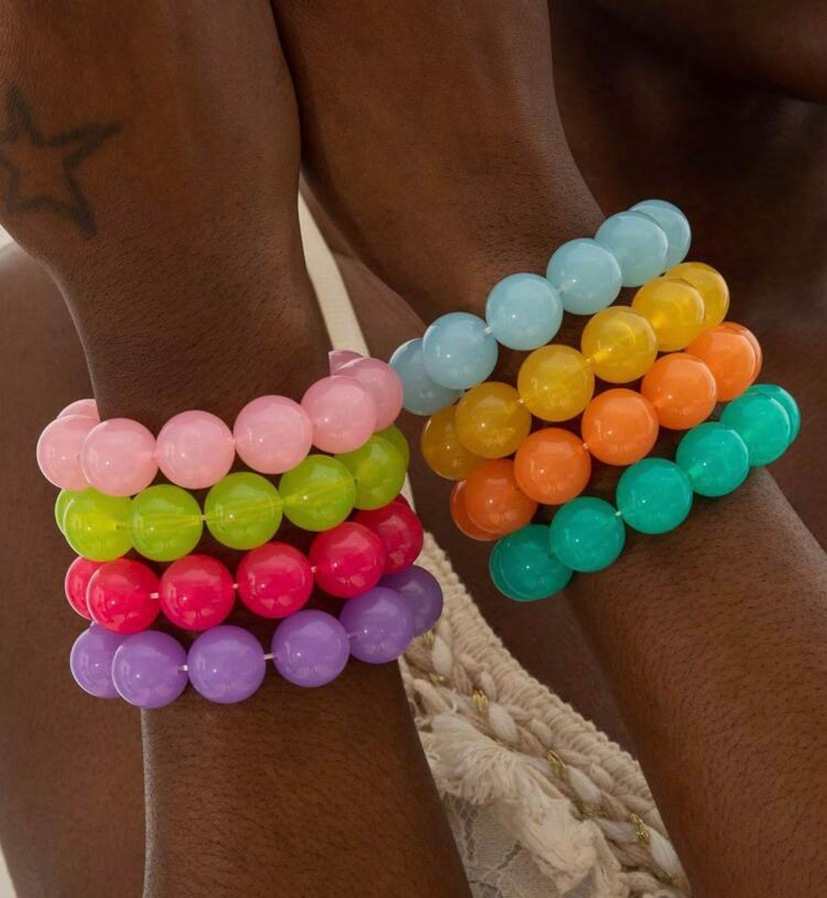 Fun, Stylish & Chic Bohemian Candy-Colored Acrylic Beaded Stretch Bracelet (Vibrant Hibiscus)