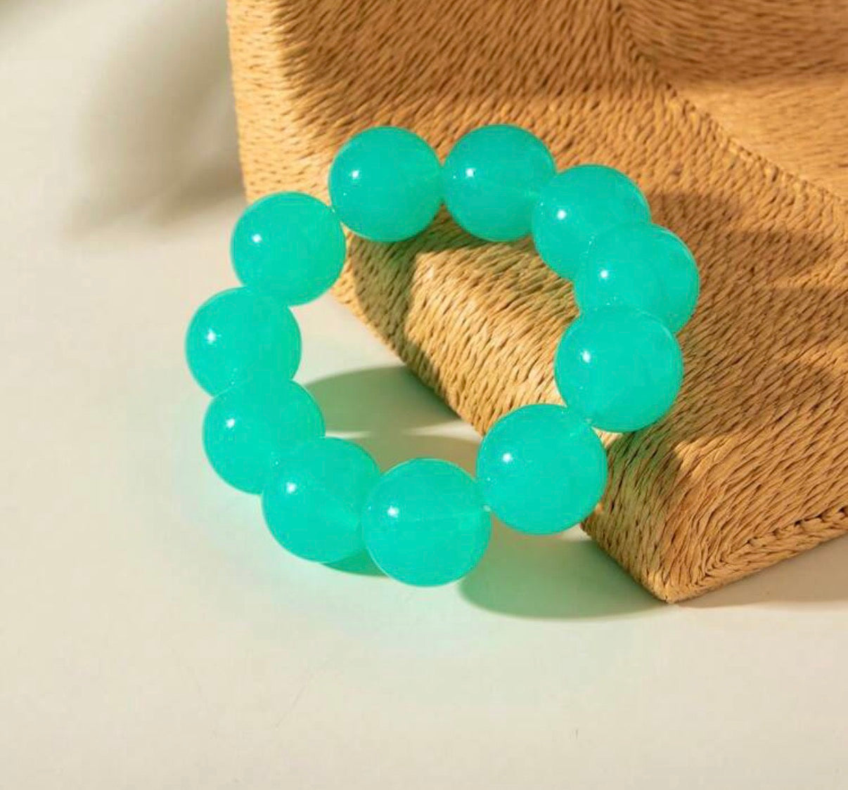 Fun, Stylish & Chic Bohemian Candy-Colored Acrylic Beaded Stretch Bracelet (Vibrant Spring Green)