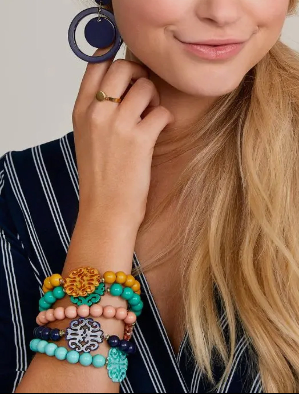 Uptown Swirl Charm Black Beaded Bracelet