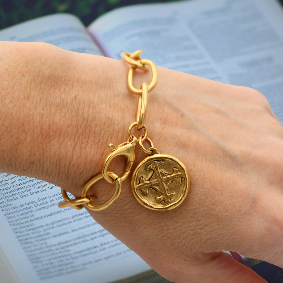 Gold Link Serenity Prayer Bracelet