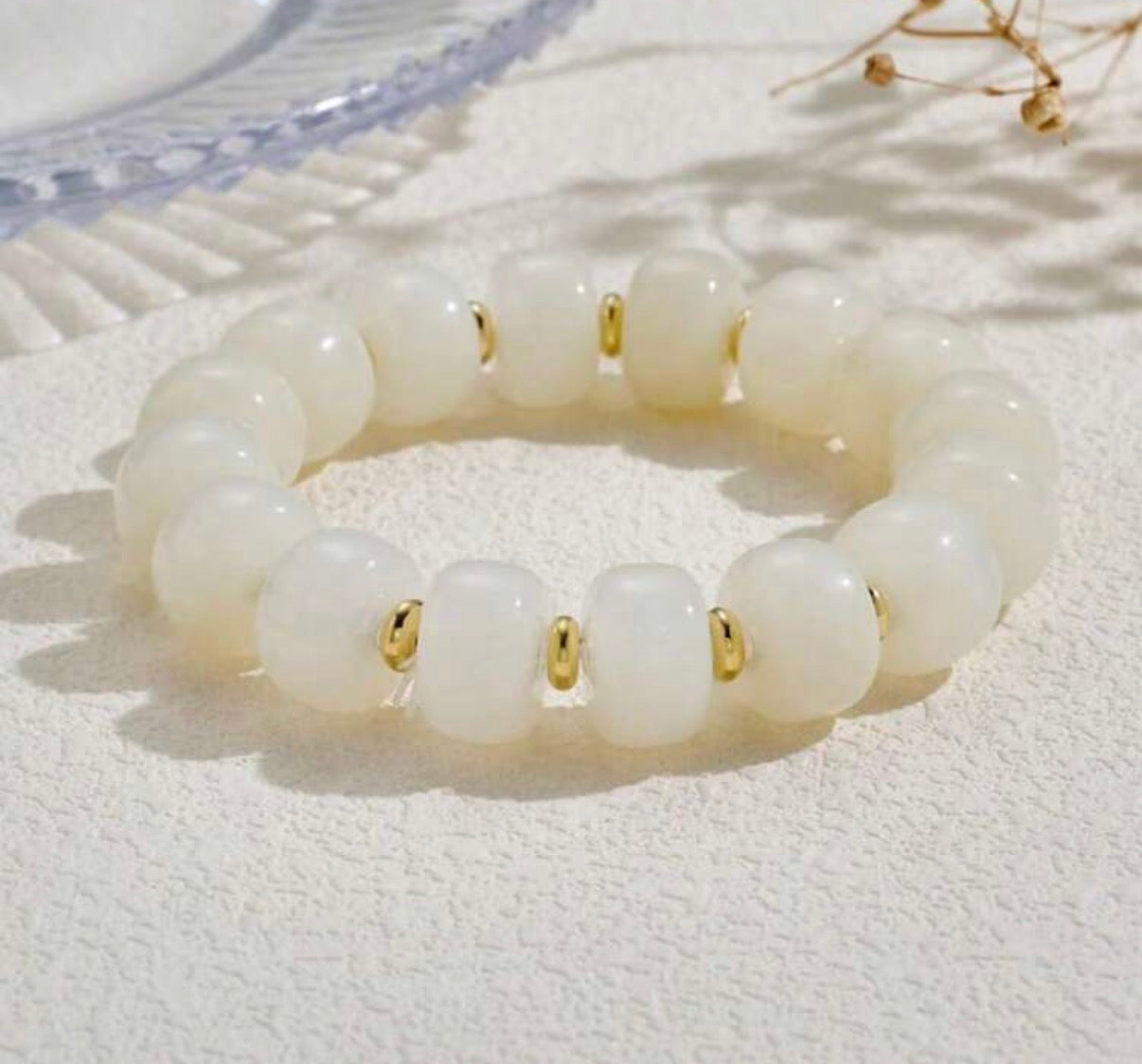 White/Cream & Gold Resin Beaded Stretch Bracelet