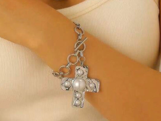 Circle-Link Silvet Toggle Chain Bracelet with Chunky Pearl Cross Pendant