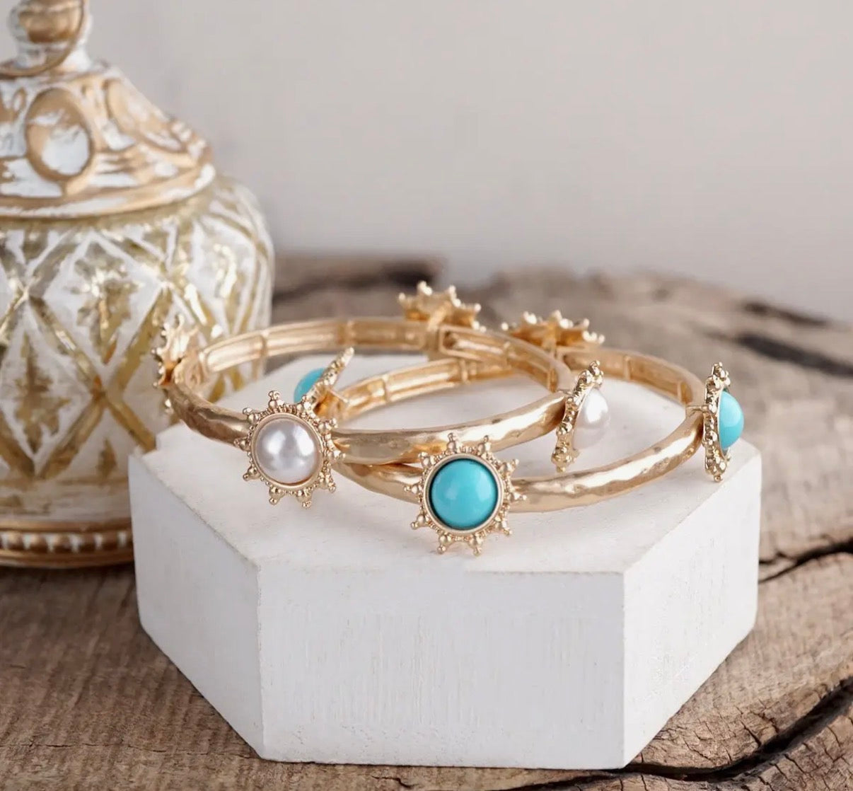 Suncrest Glow - Gold Hammered Stretch Bangle Bracelet with Pearl Suncrest Accents.