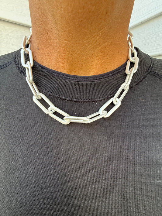 18k Gold-Plated Oblong Links Collar Necklace in Matte Silver