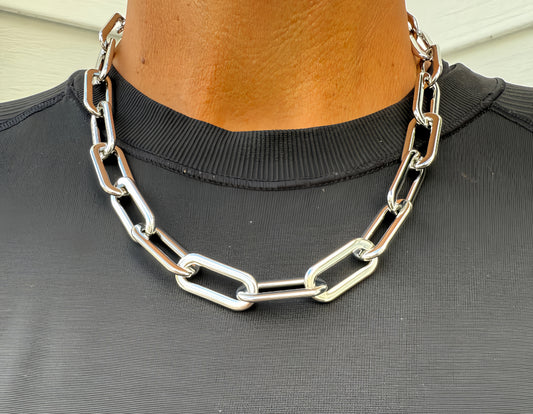 18k Gold-Plated Oblong Links Collar Necklace in Shiny Silver