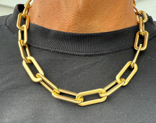 18k Gold-Plated Oblong Links Collar Necklace in Matte Gold