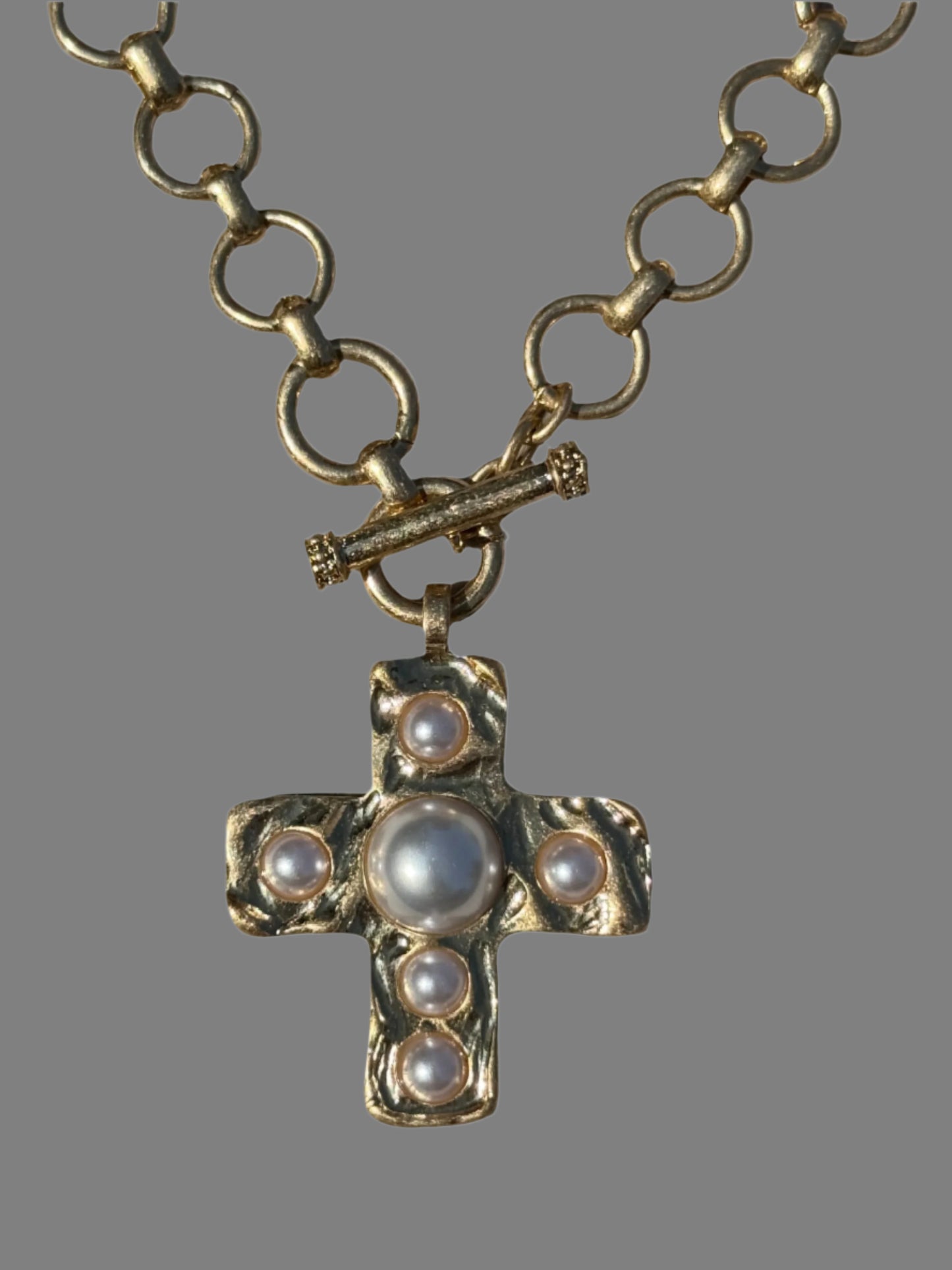 Circle-Link Gold Chain Necklace with Chunky Pearl Cross Pendant